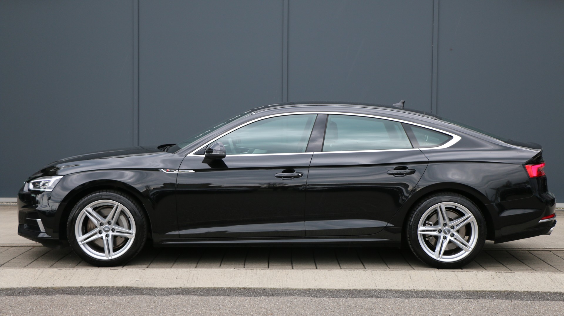 Audi A5 Sportback 2.0 TFSI S quattro (2017) - fotografia 3