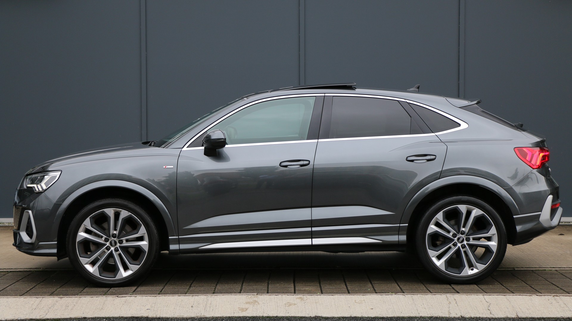 Audi Q3 SB 40 TDI S Line quattro (2020) - fotografia 4
