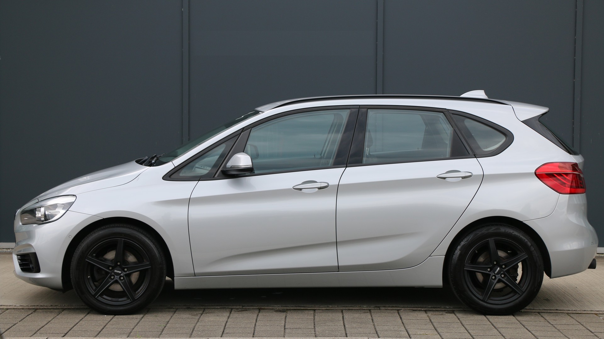BMW 218d Active Tourer Sport (2015) - fotografia 3