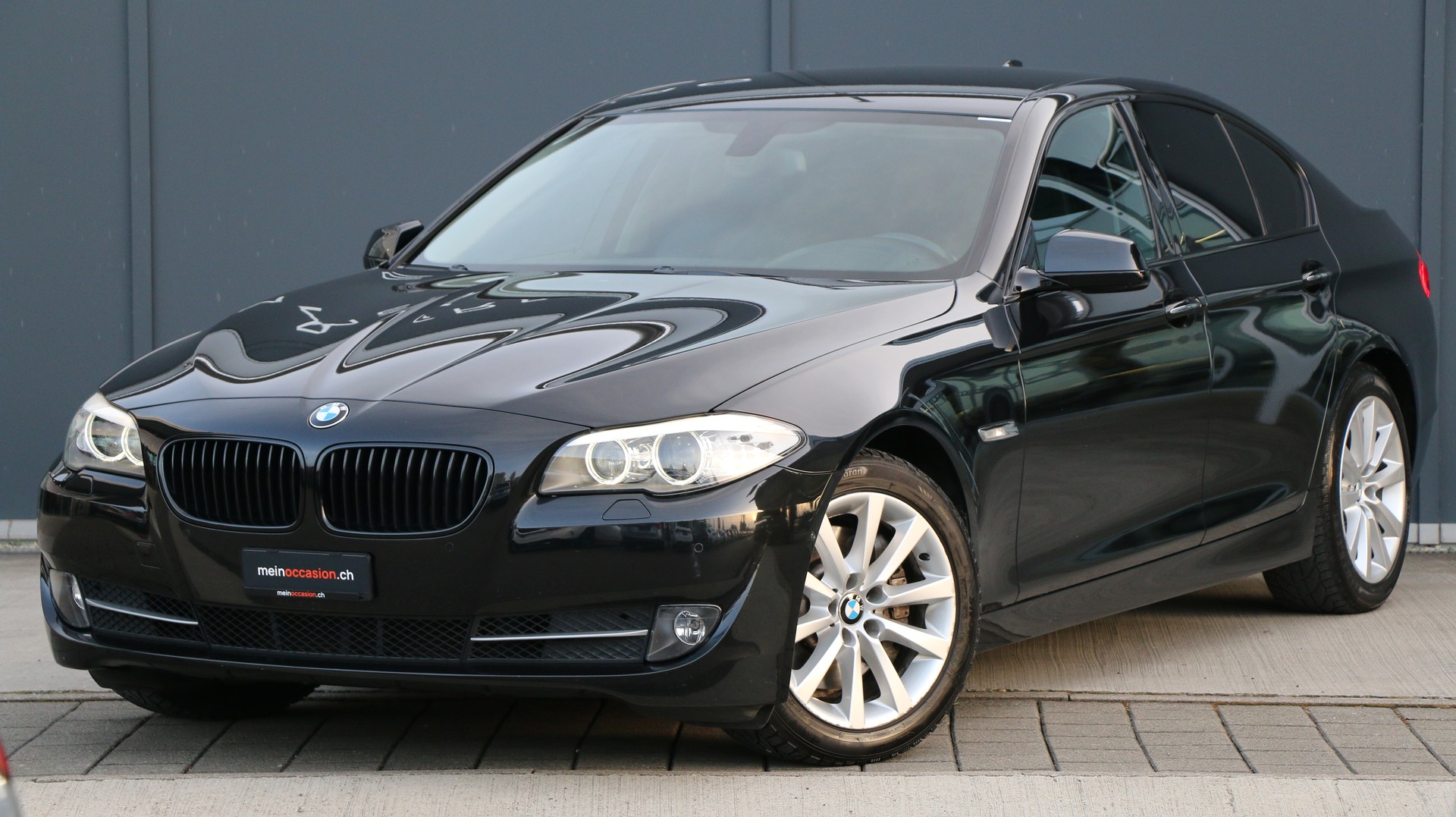 BMW 530d xDrive (2013) - fotografia 2