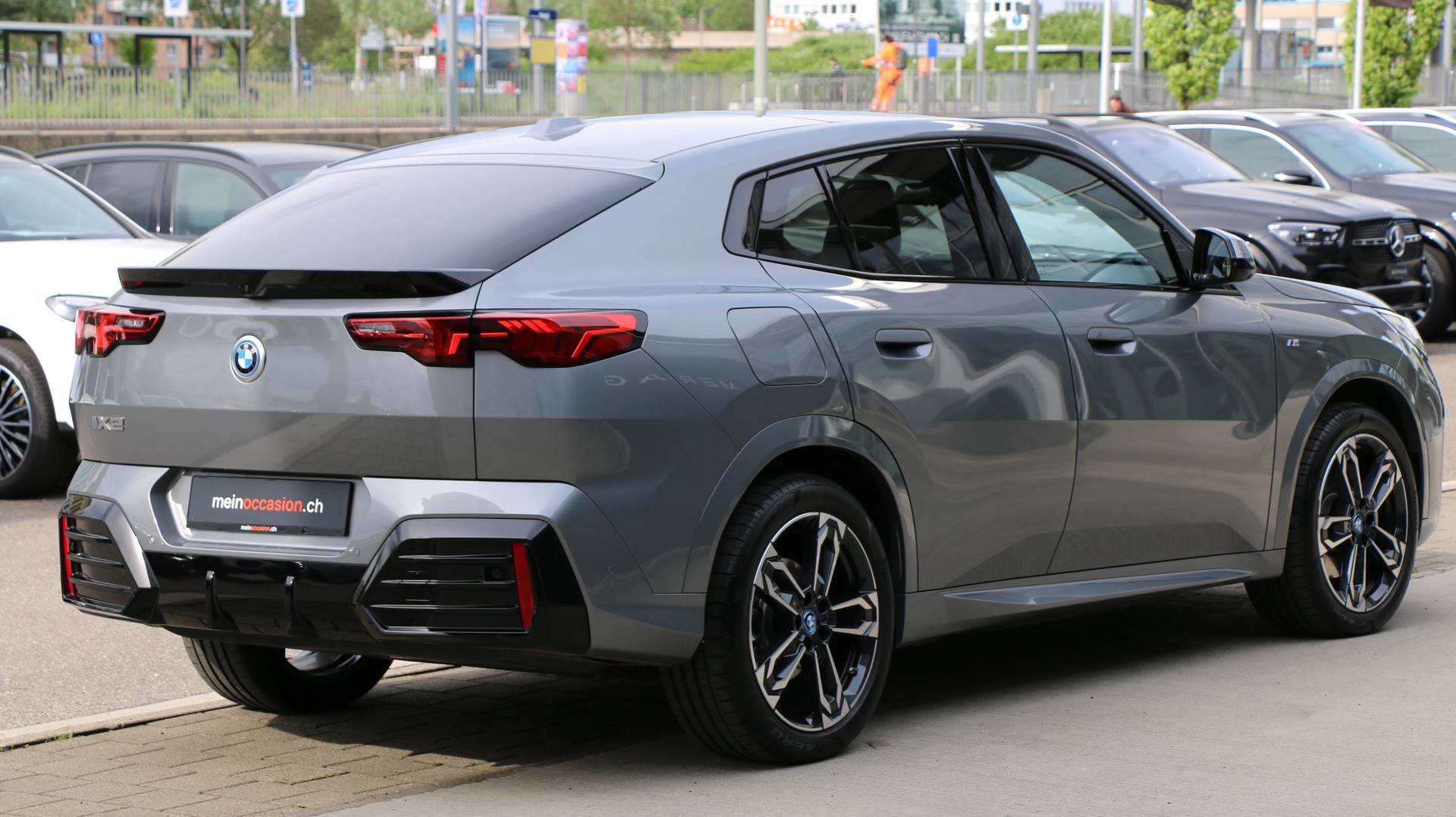 BMW iX2 xDrive 30 M Sport (2024) - fotografia 6