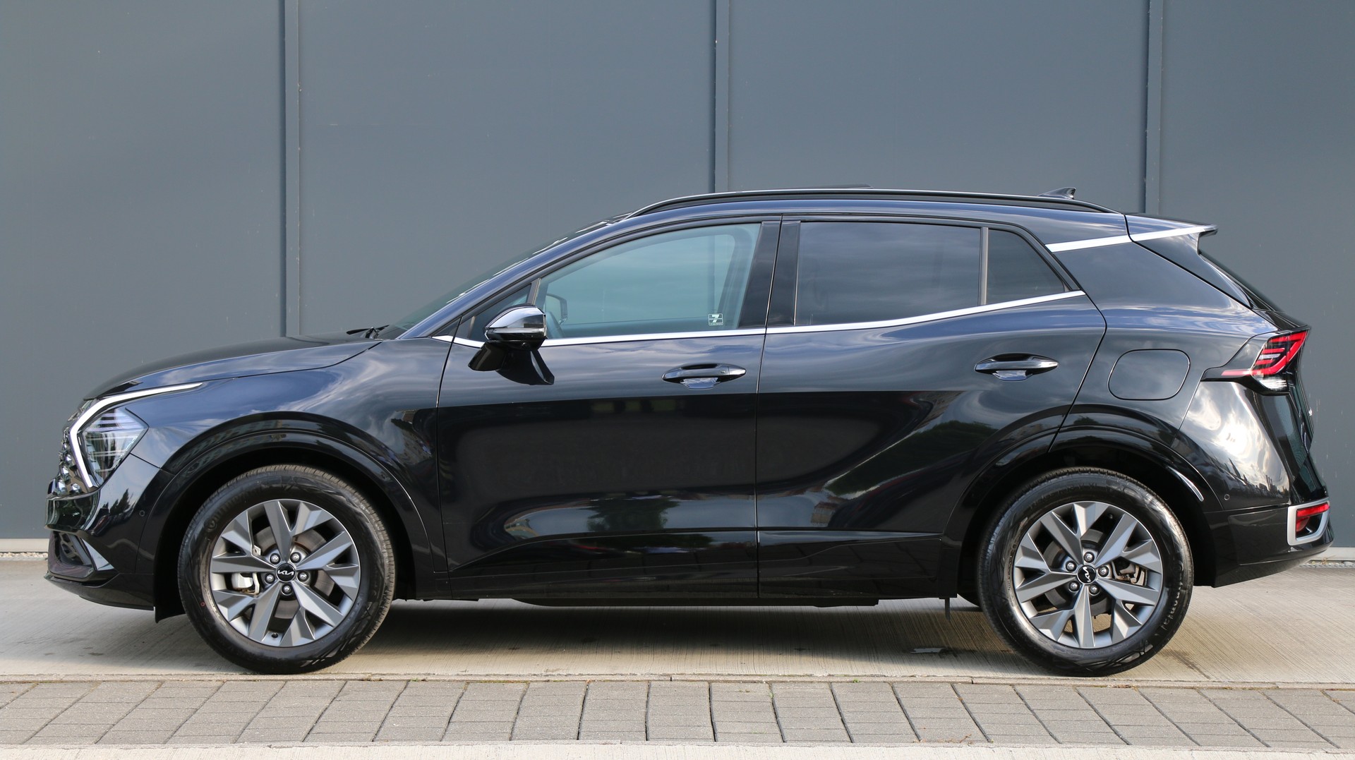 Kia Sportage 1.6T HEV GT (2023) - fotografia 3