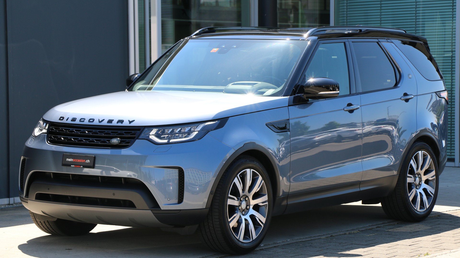 Land Rover Discovery 2.0 Si4 HSE (2019) - fotografia 3