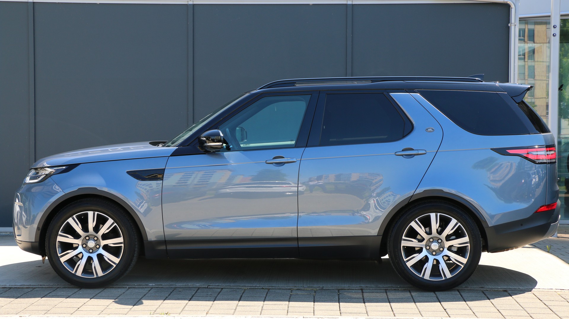 Land Rover Discovery 2.0 Si4 HSE (2019) - fotografia 4
