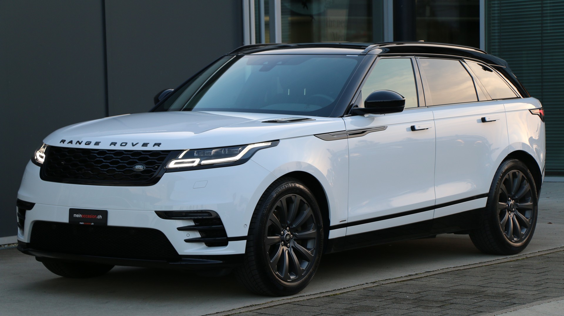 Land Rover RR Velar D 300 SE (2019) - fotografia 2