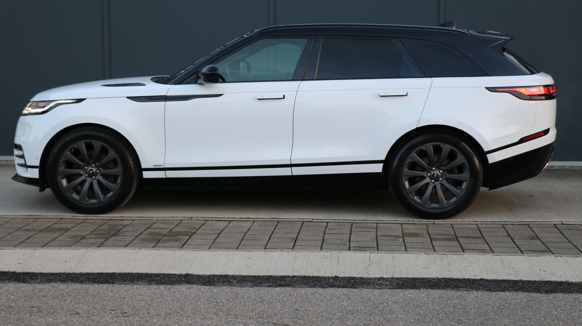 Land Rover RR Velar D 300 SE (2019) - fotografia 3
