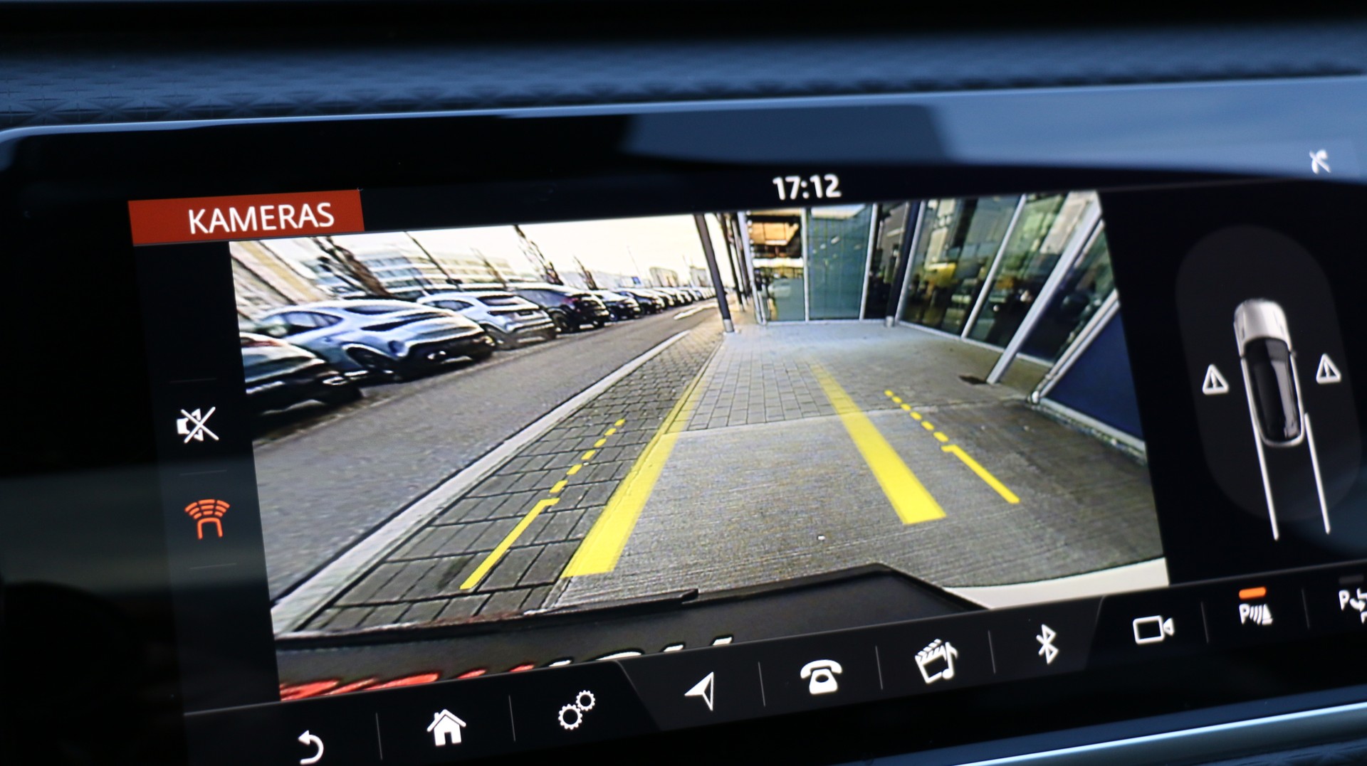 Land Rover RR Velar D 300 SE (2019) - fotografia 6
