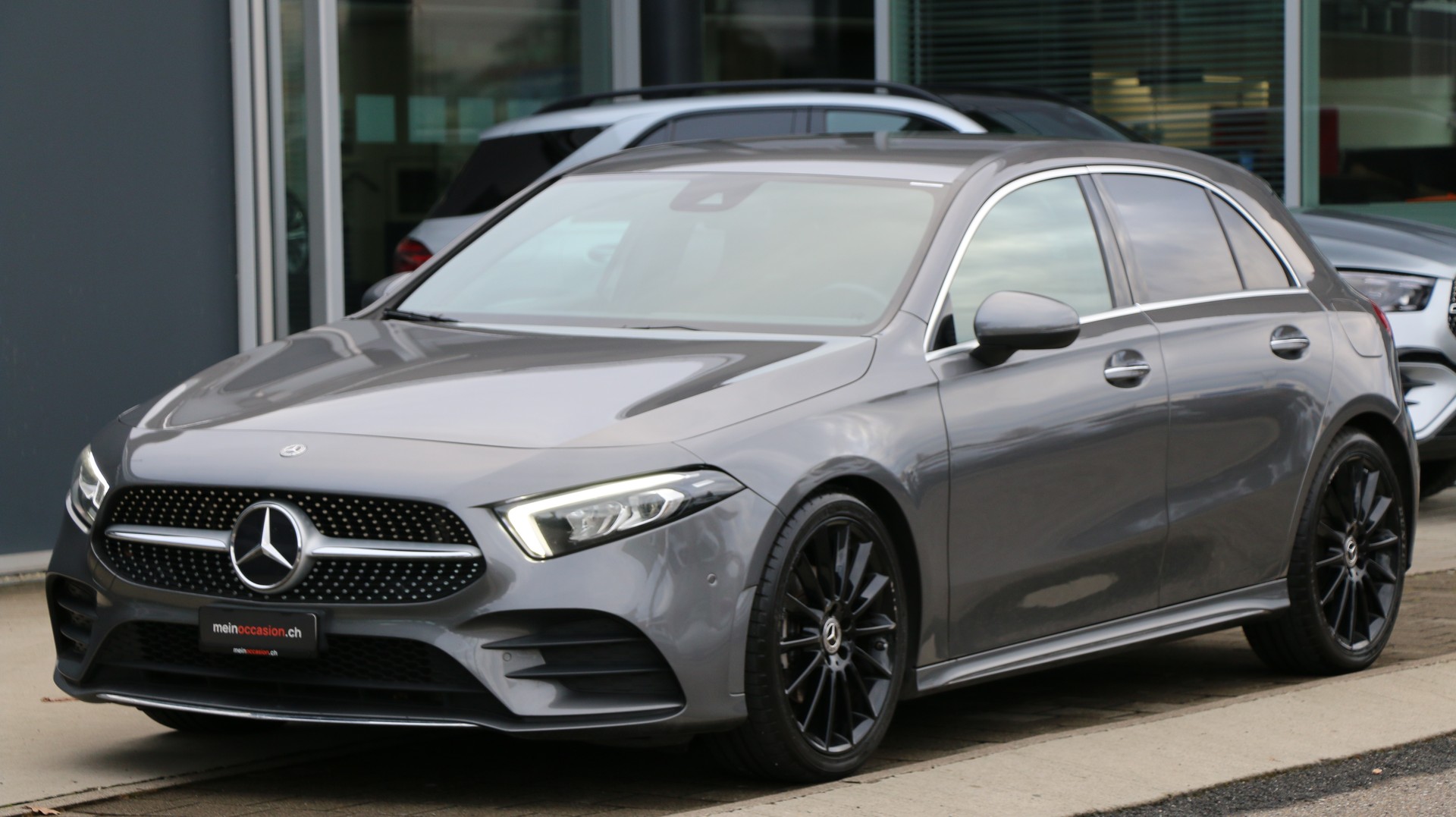 Mercedes-Benz A 180 d AMG Line (2019) - fotografia 2