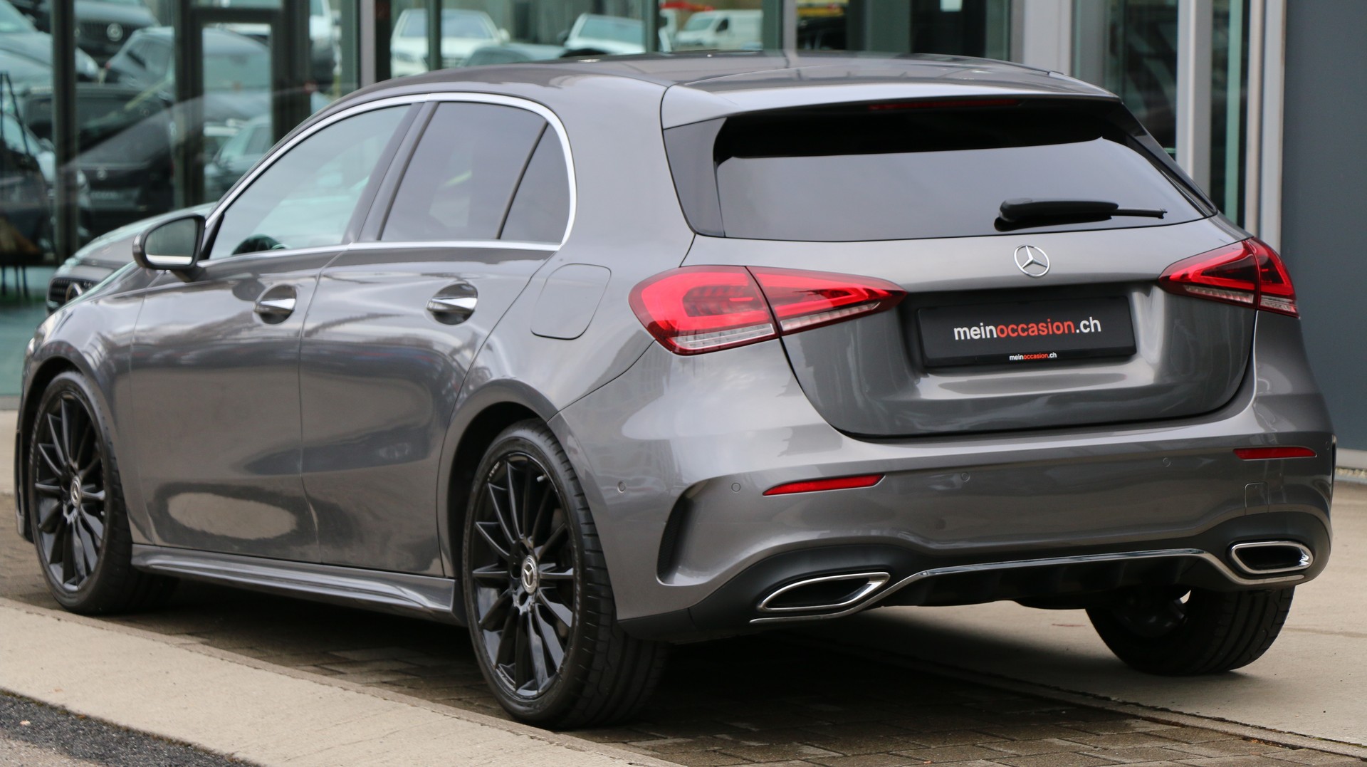 Mercedes-Benz A 180 d AMG Line (2019) - fotografia 4