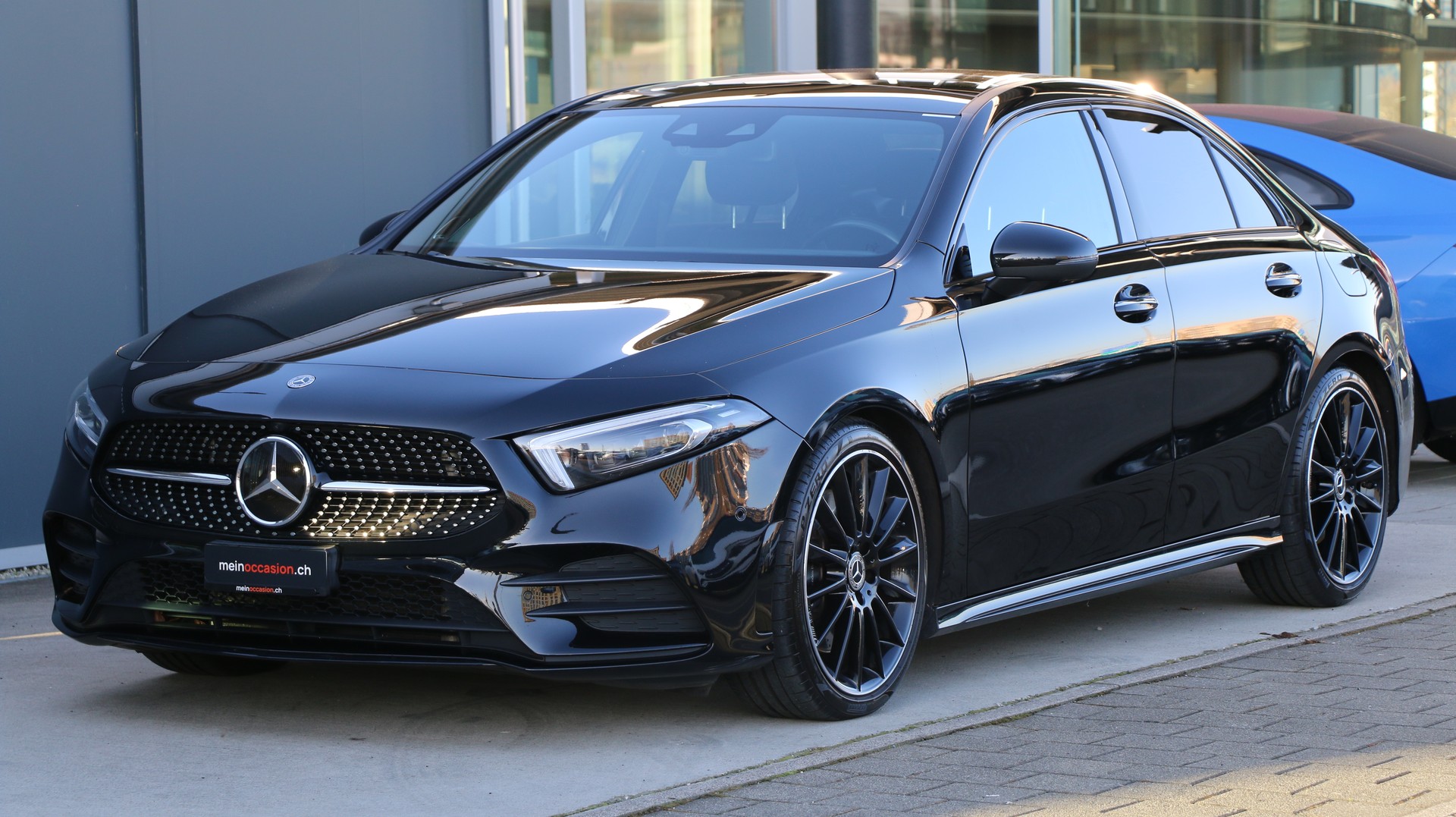 Mercedes-Benz A 250 4Matic AMG Line (2021) - fotografia 2