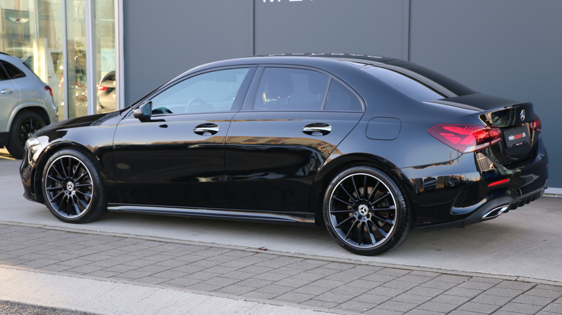 Mercedes-Benz A 250 4Matic AMG Line (2021) - fotografia 4