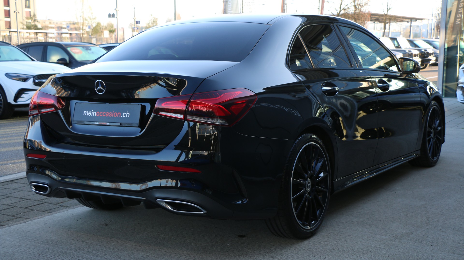 Mercedes-Benz A 250 4Matic AMG Line (2021) - fotografia 5