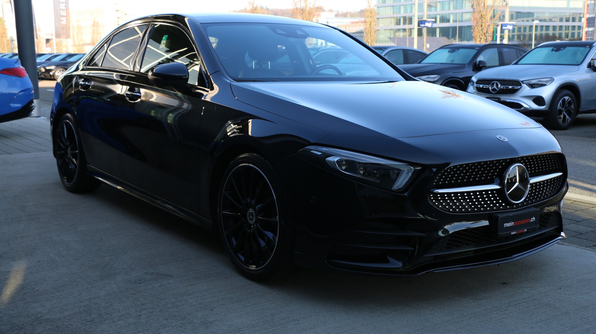 Mercedes-Benz A 250 4Matic AMG Line (2021) - fotografia 6