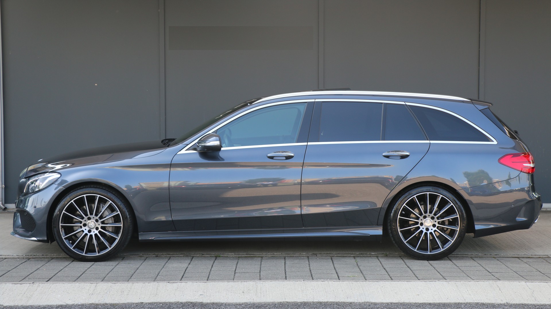 Mercedes-Benz C 400 AMG Line 4Matic (2015) - fotografia 3