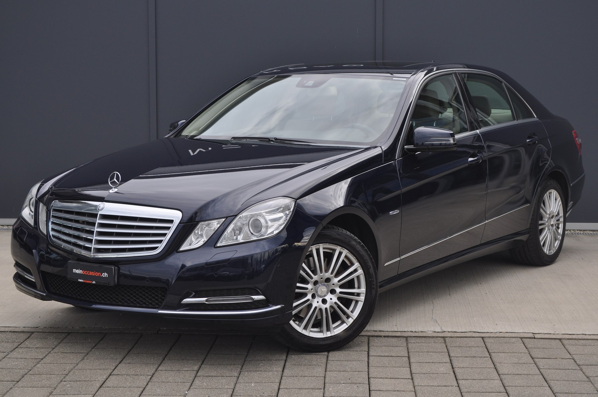 Mercedes-Benz E 300 CGI BlueEfficiency Elegance 2013