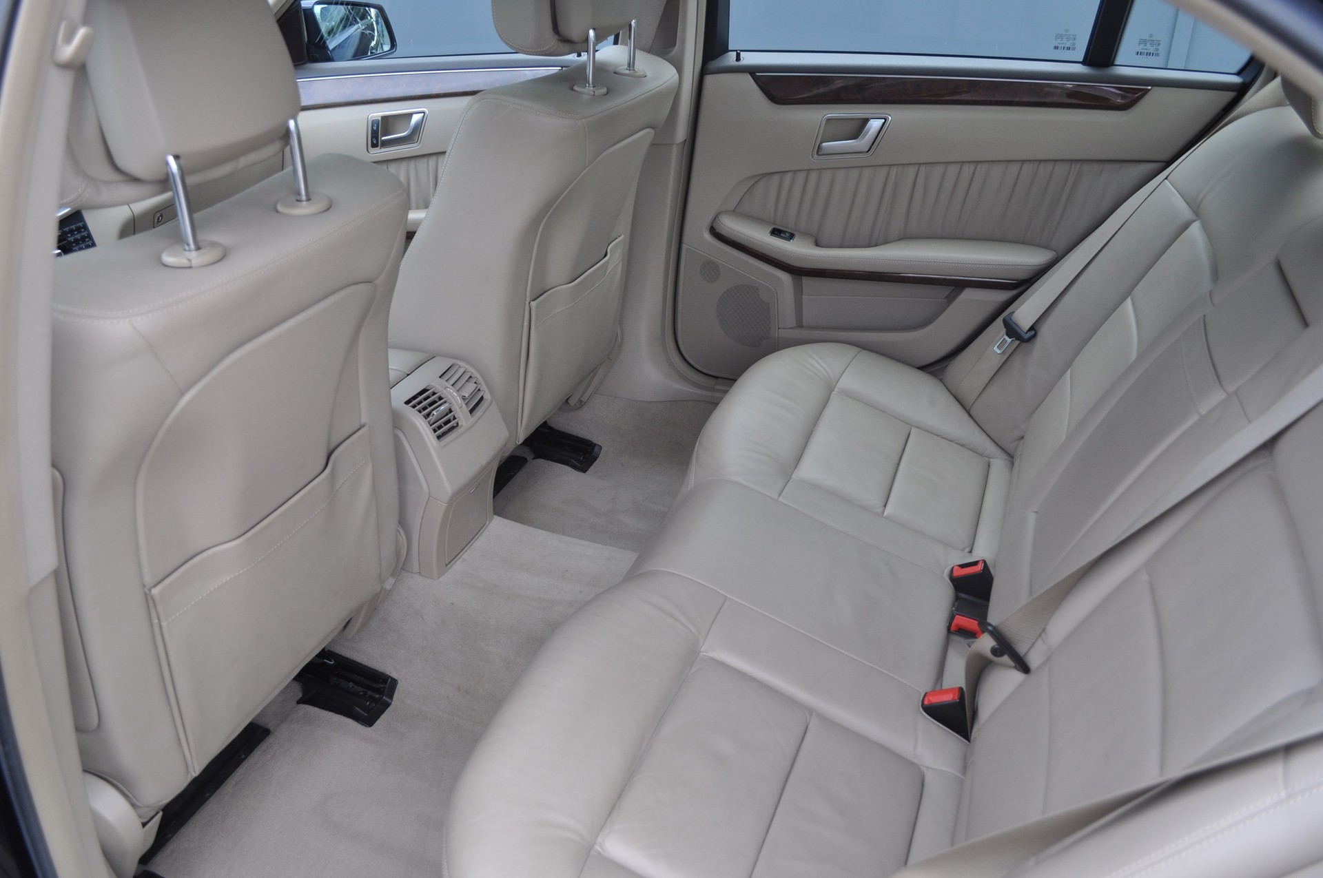 Mercedes-Benz E 300 CGI BlueEfficiency Elegance (2013) - fotografia 5