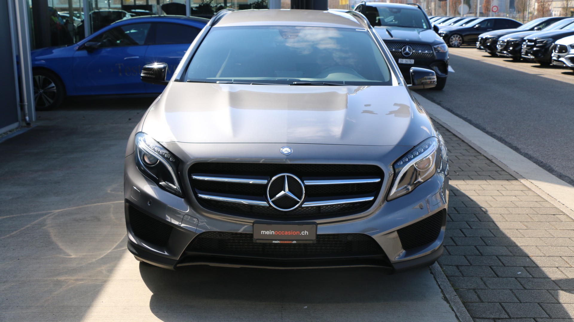 Mercedes-Benz GLA 250 AMG Line 4Matic (2015) - fotografia 2