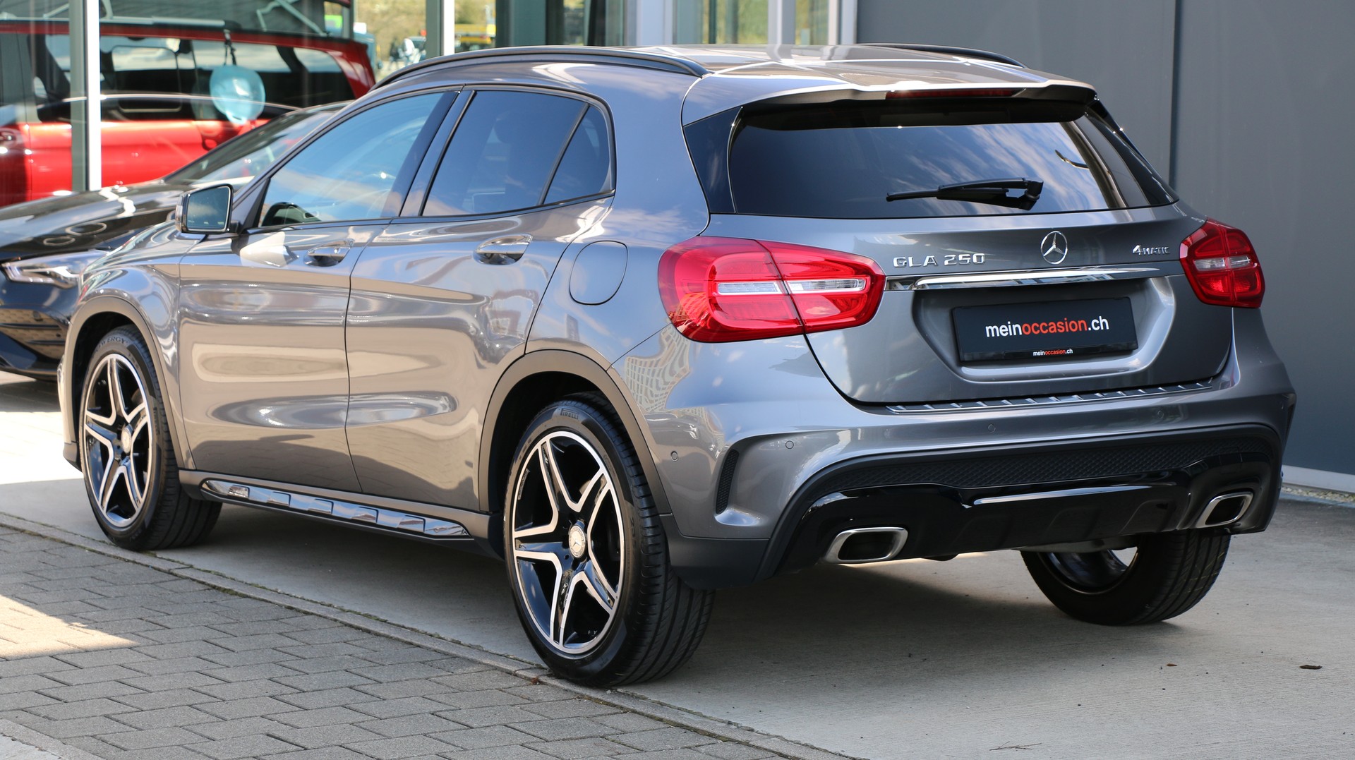 Mercedes-Benz GLA 250 AMG Line 4Matic (2015) - fotografia 4