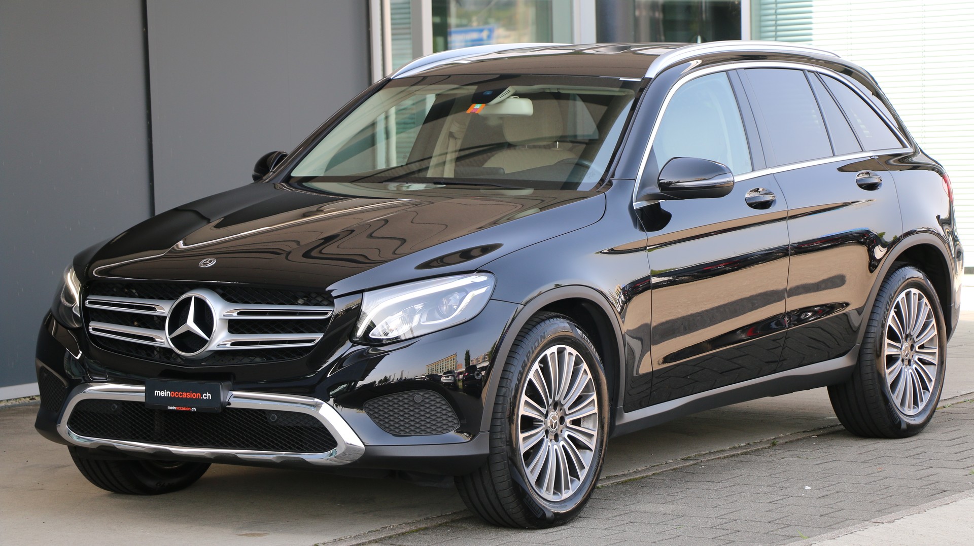 Mercedes-Benz GLC 220 d 4Matic (2017) - fotografia 2