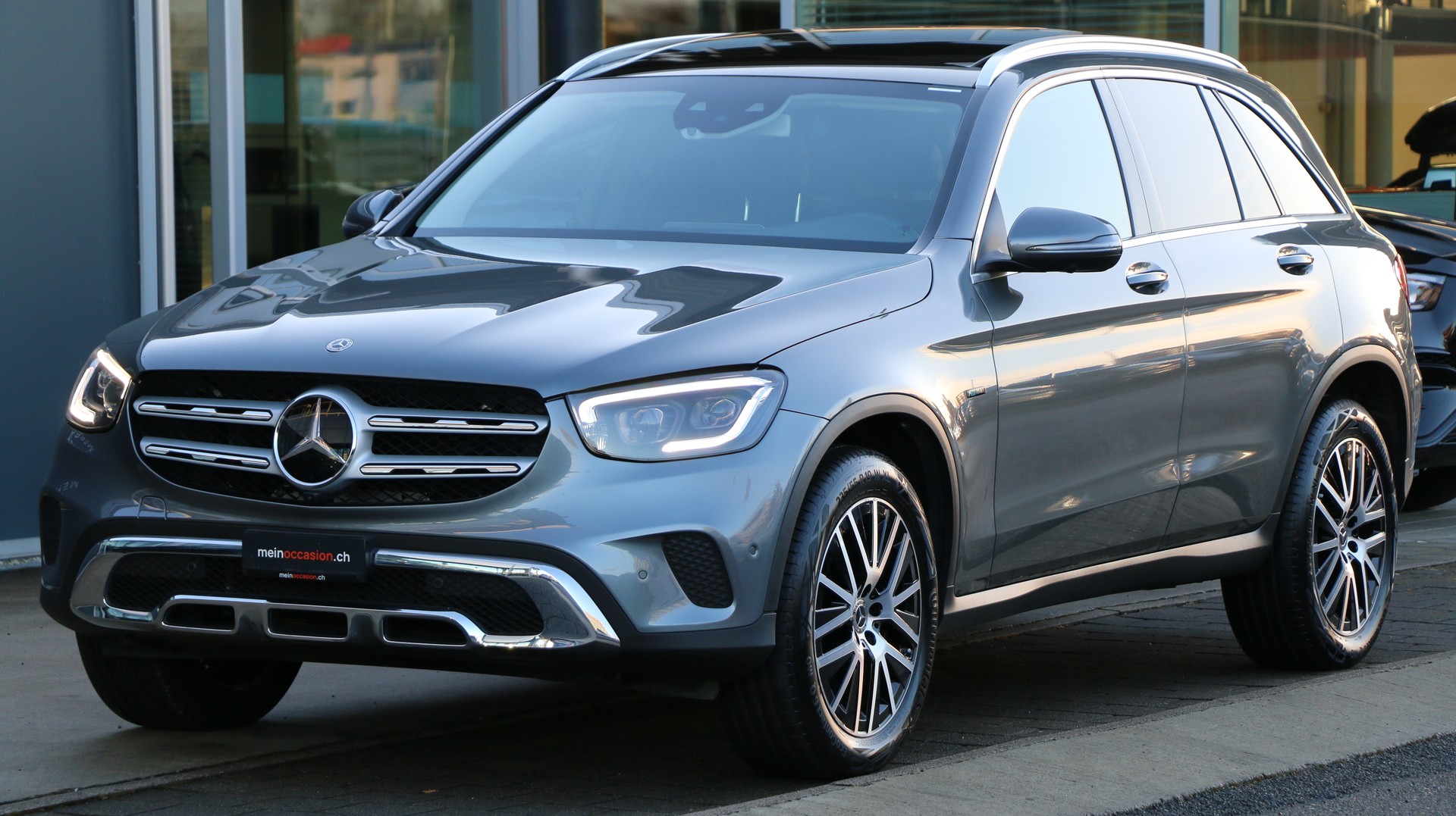 Mercedes-Benz GLC 300 e 4Matic (2020) - fotografia 2