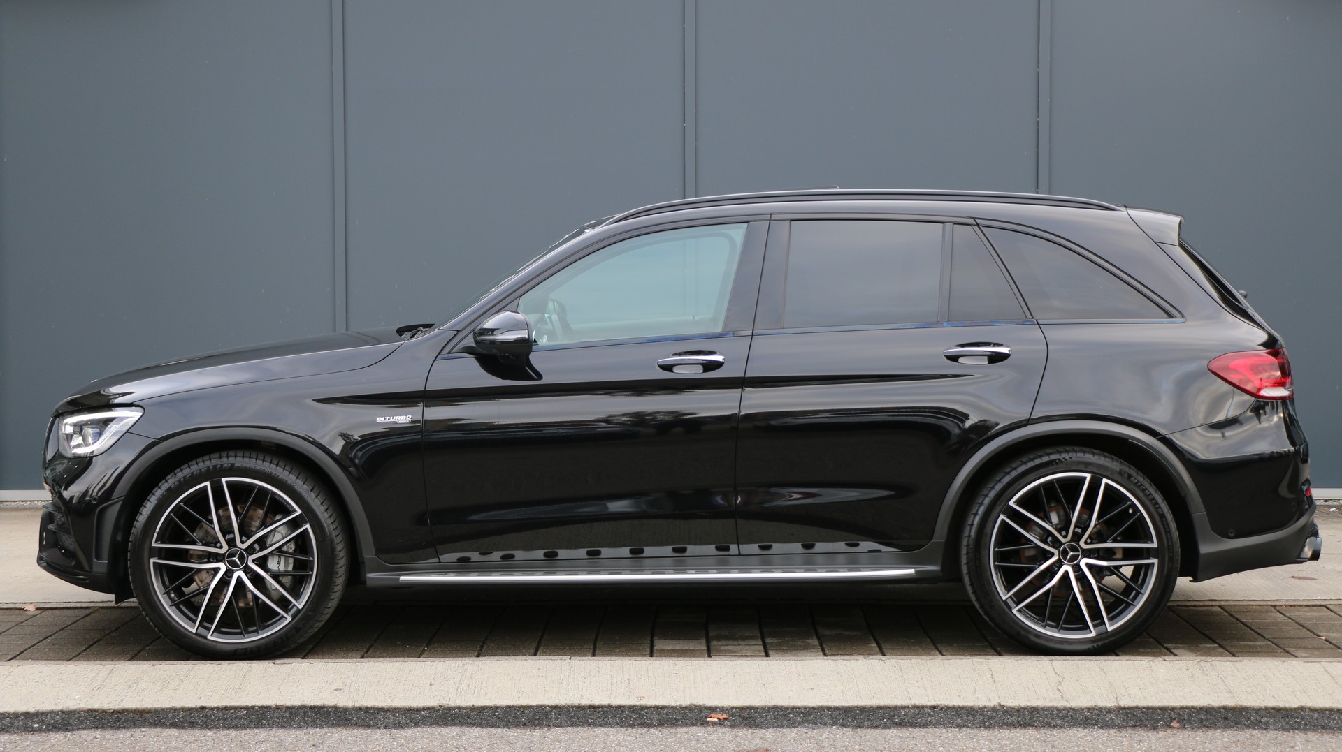 Mercedes-Benz GLC 43 AMG 4Matic (2020) - fotografia 3