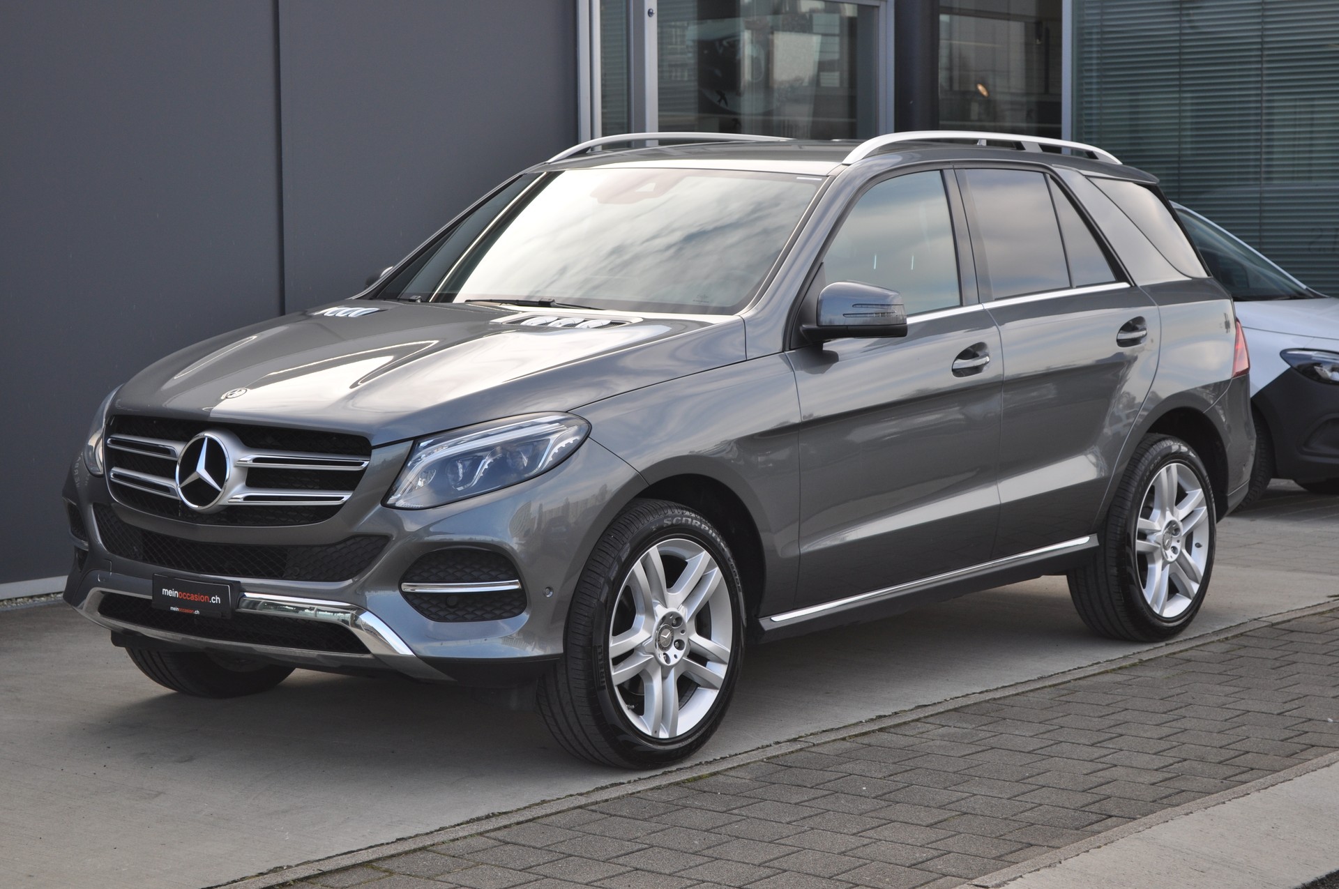 Mercedes-Benz GLE 350 d Executive 4M (2018) - fotografia 2