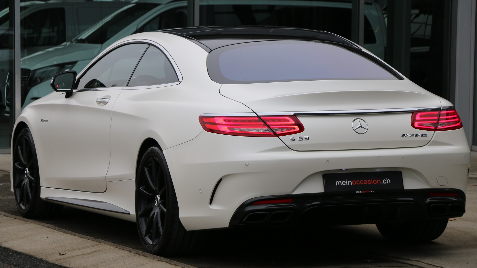 Mercedes-Benz S 63 AMG 4Matic (2015) - fotografia 4