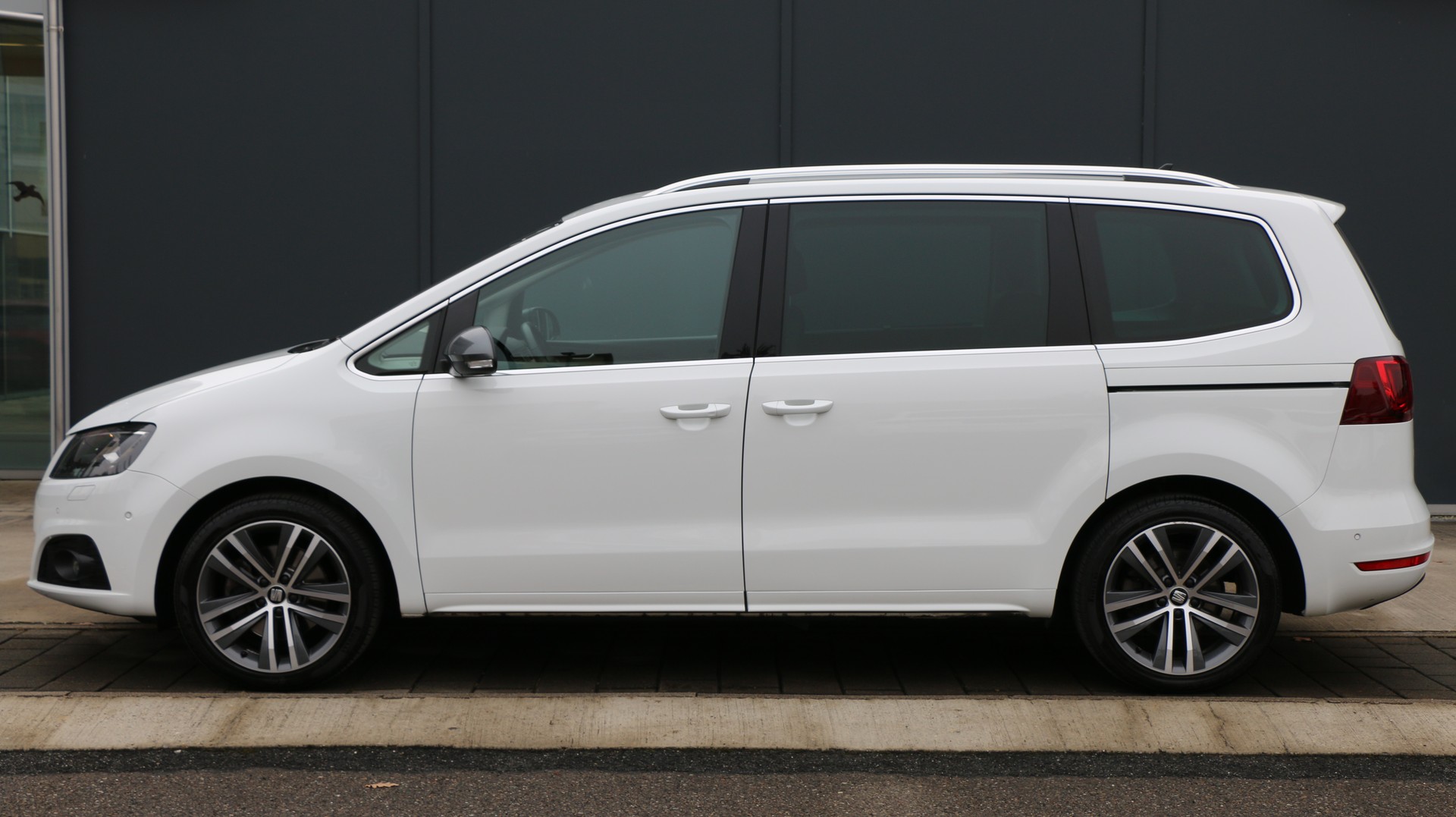 SEAT Alhambra 1.4TSI Style (2021) - fotografia 3