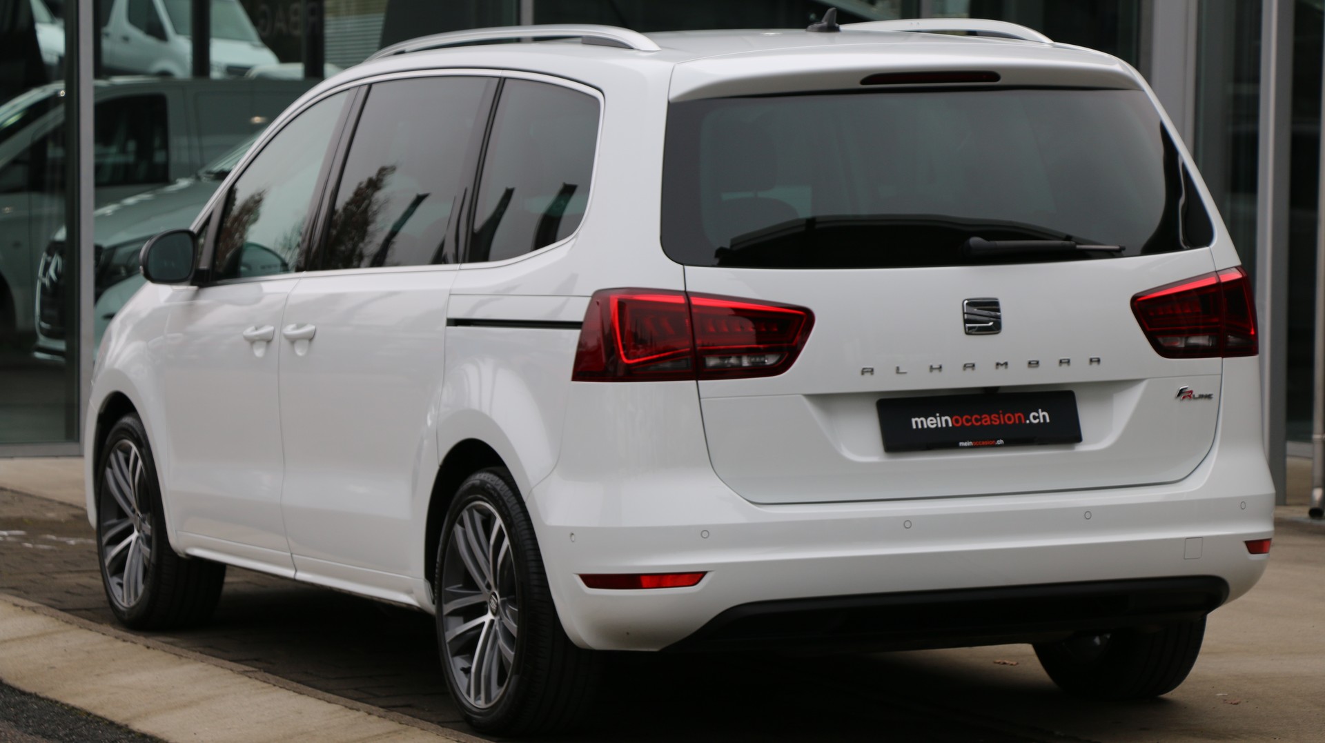 SEAT Alhambra 1.4TSI Style (2021) - fotografia 4
