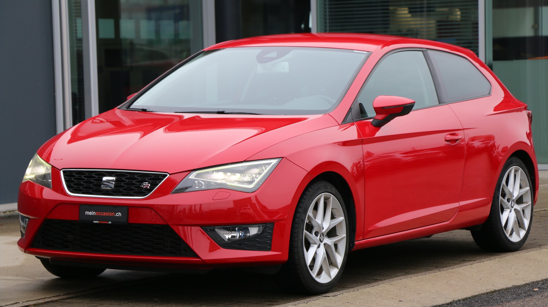 SEAT Leon SC 1.8 TSI FR (2013) - fotografia 2