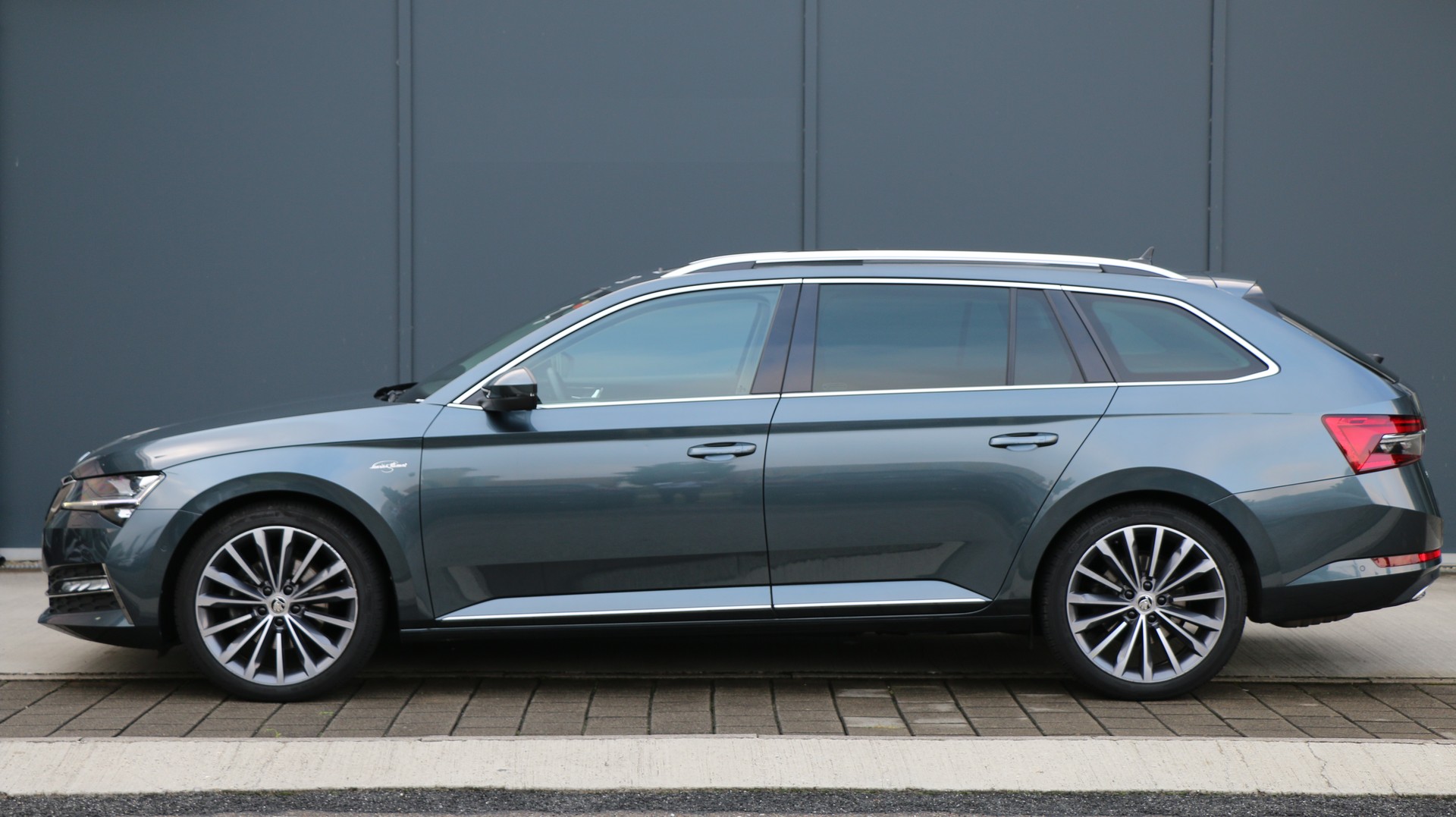 Skoda Superb 2.0 TDI L&K 4x4 cu AHK (2021) - fotografia 3