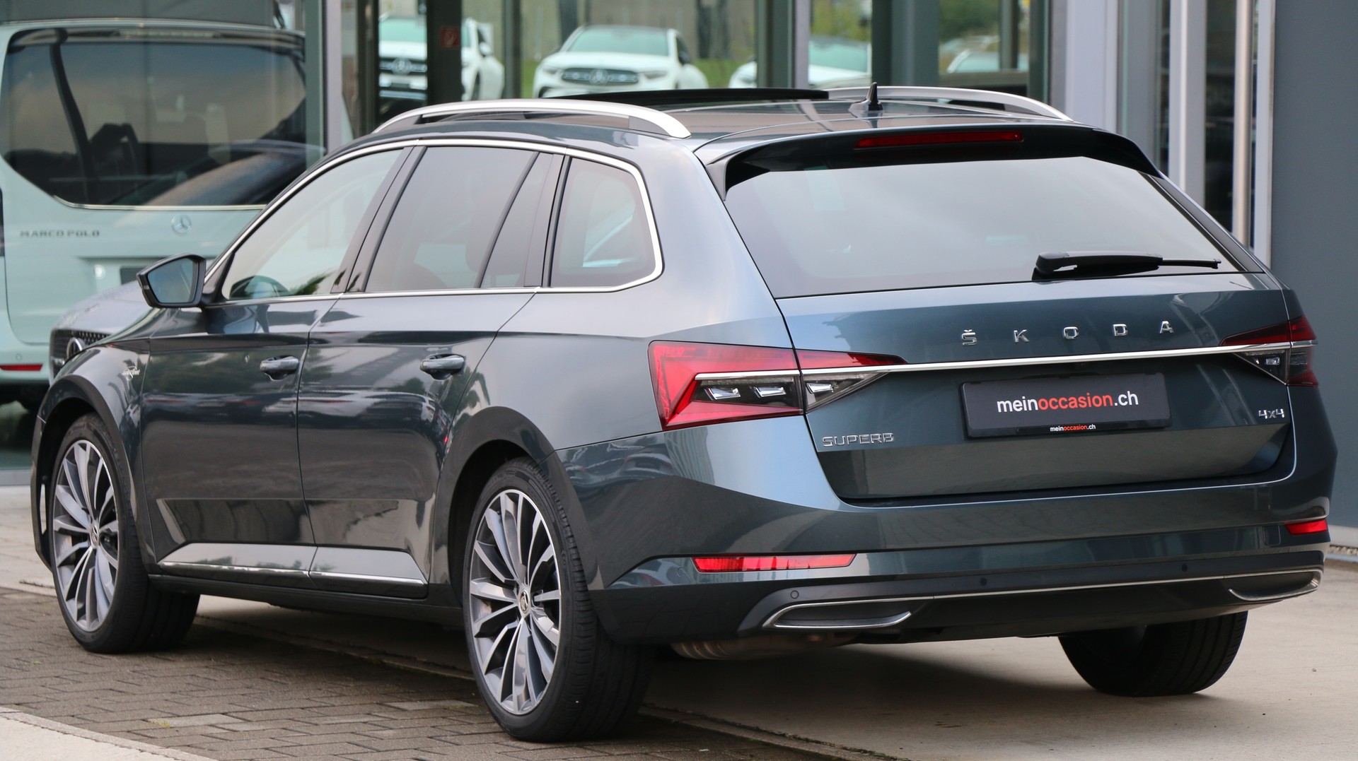 Skoda Superb 2.0 TDI L&K 4x4 cu AHK (2021) - fotografia 4