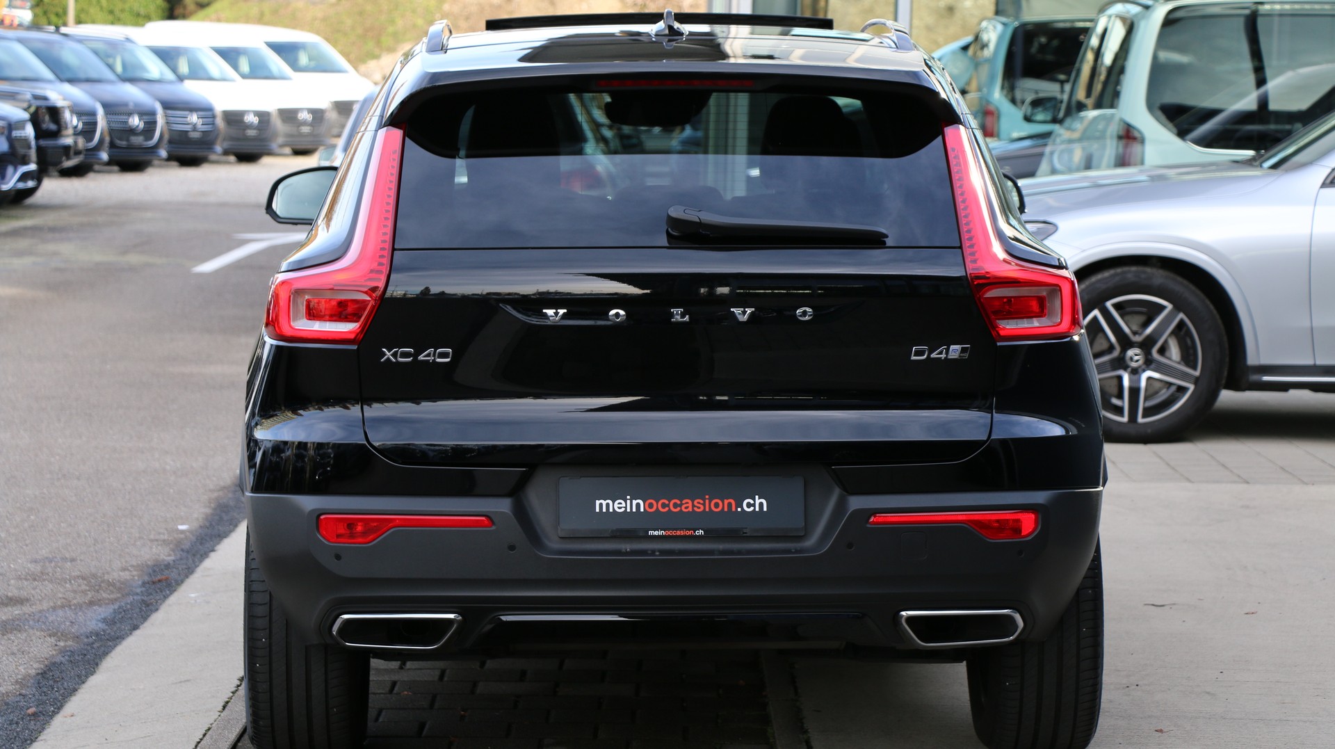 Volvo XC40 D4 AWD R-Design (2018) - fotografia 6