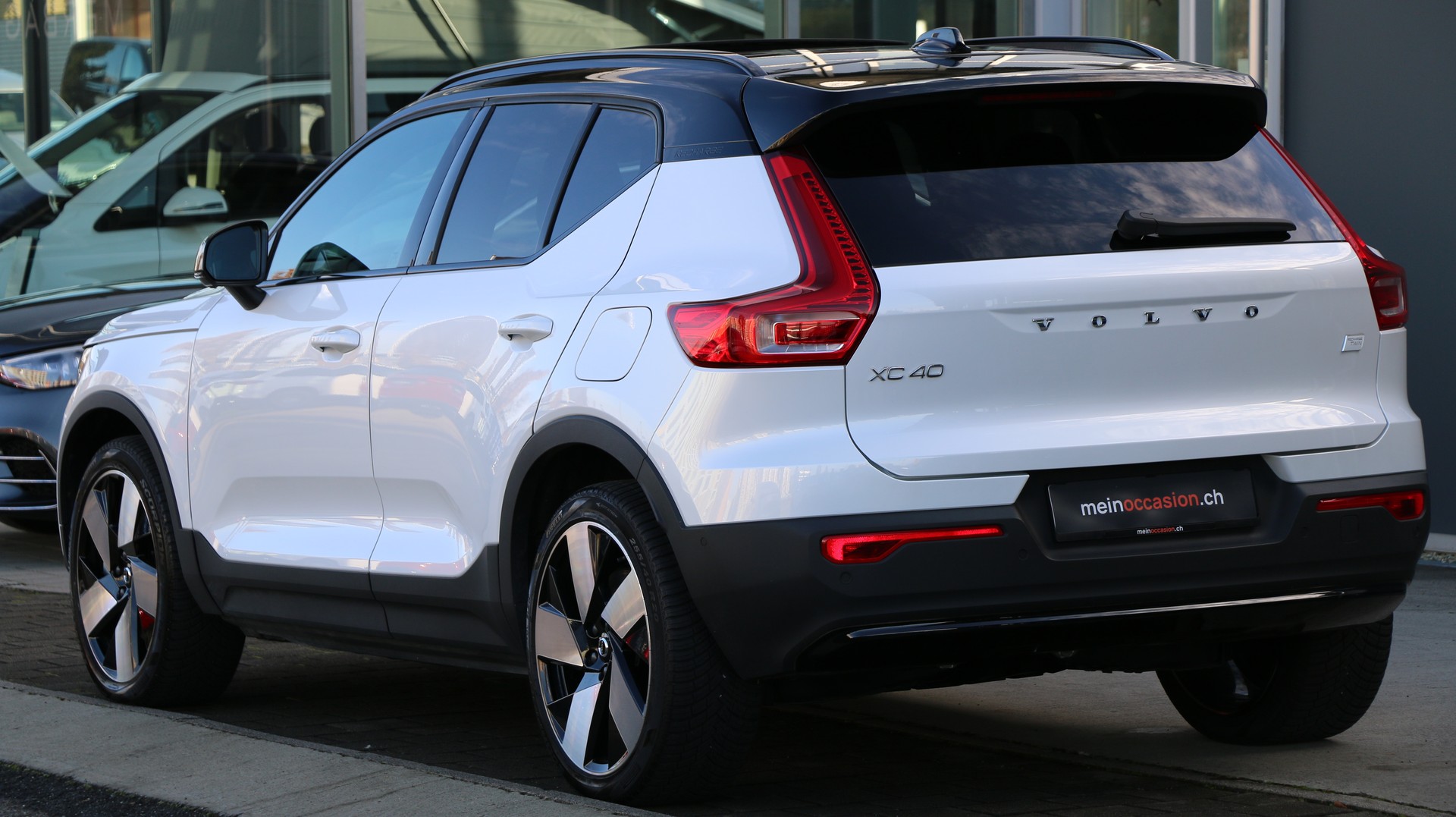 Volvo XC40 P8 AWD Recharge Ultimate (2023) - fotografia 4