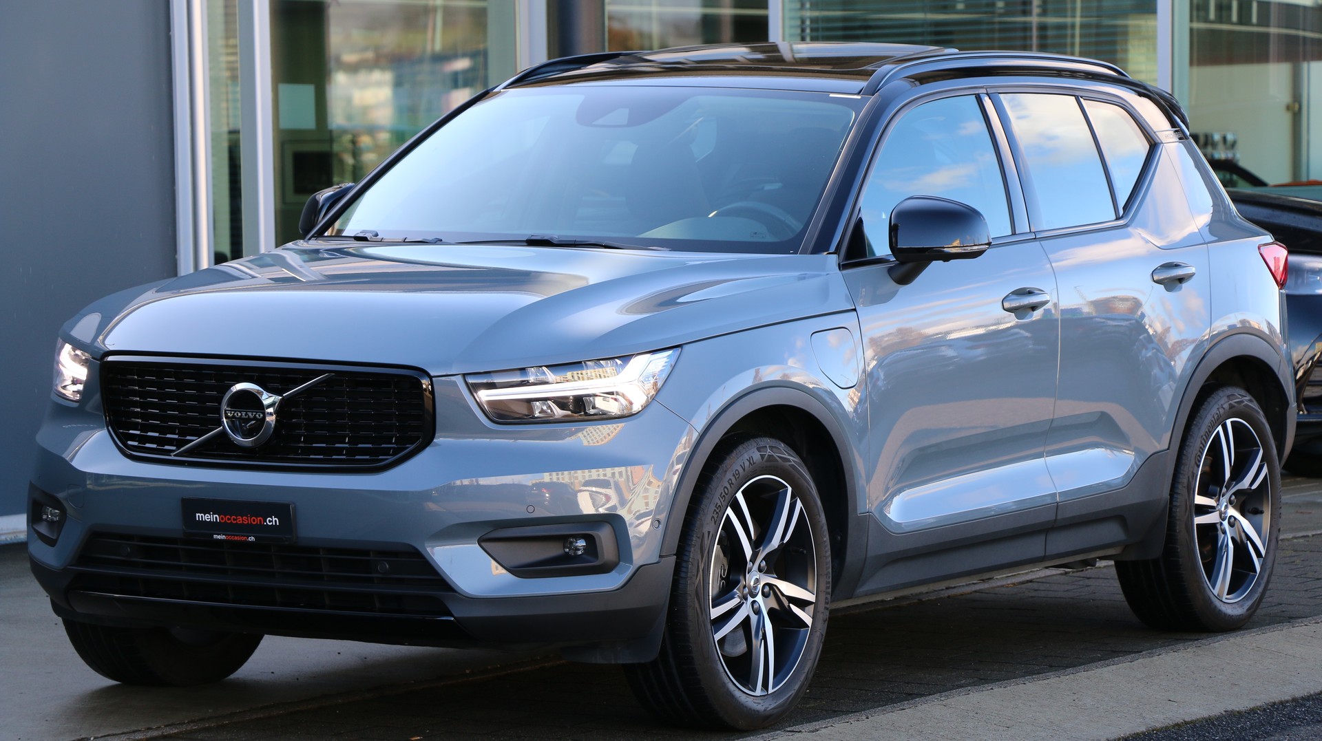 Volvo XC40 T5 Twin Engine R-Design Expression (2020) - fotografia 2